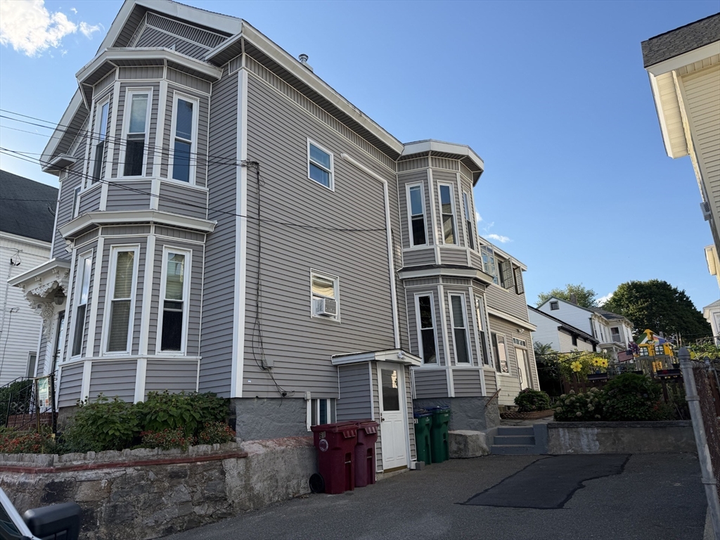 61 Butterfield St in Lowell