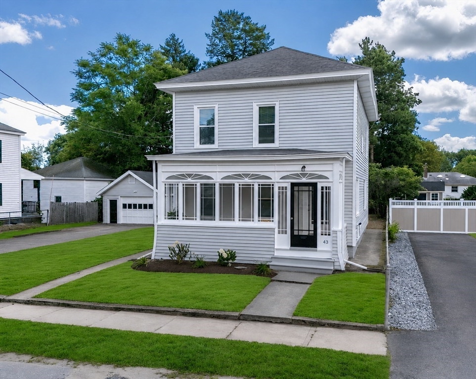 43 Laurel St in Clinton