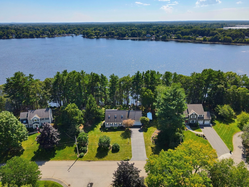 150 Lake Ridge Dr in Taunton