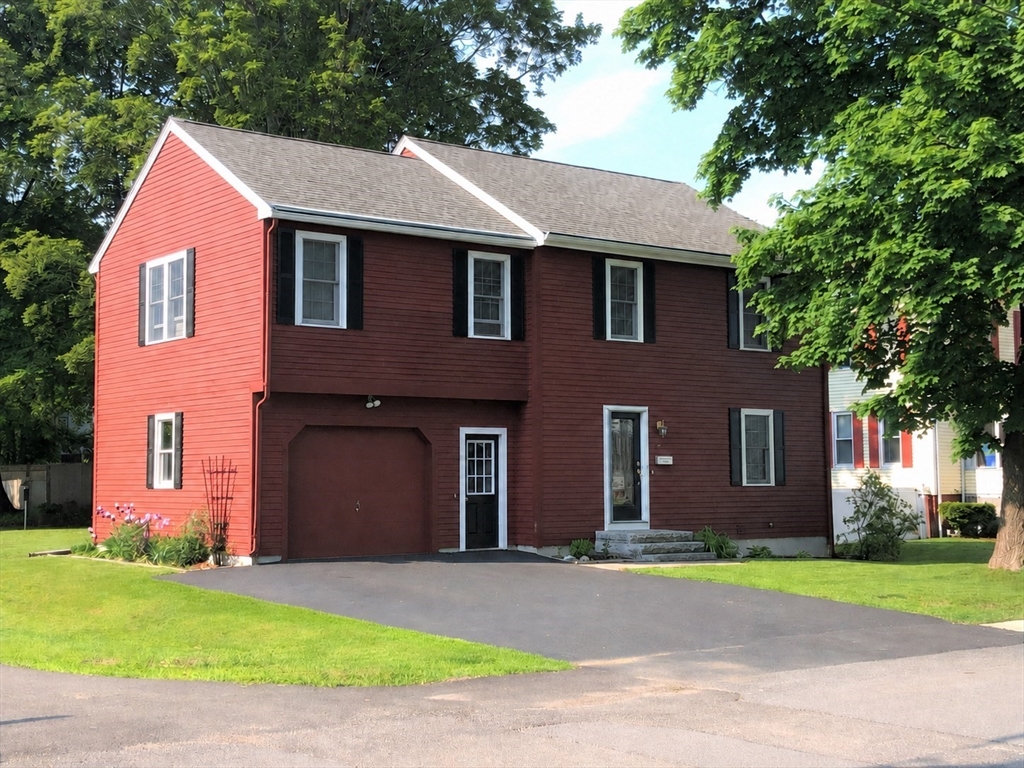21 Chester St in Amesbury