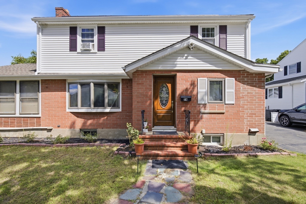 76 Woodcliff Rd in Quincy