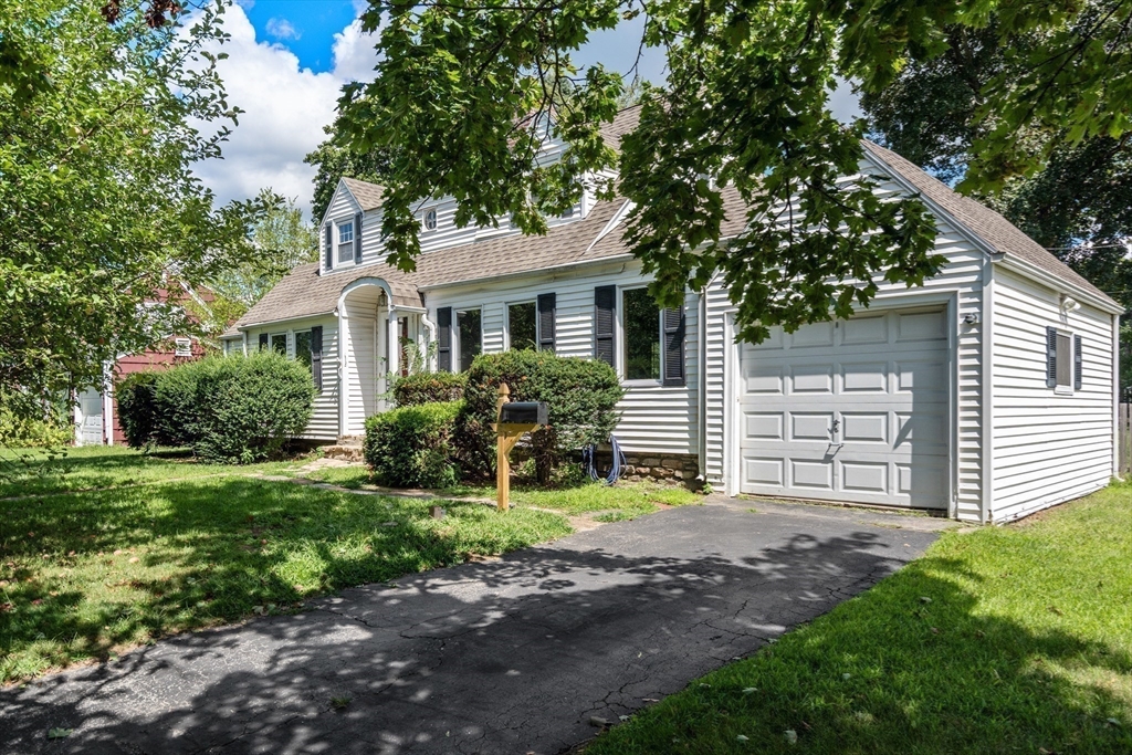515 Lake Avenue in Worcester