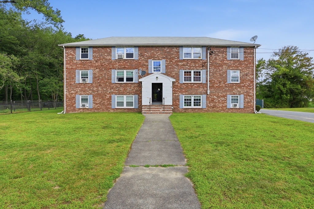 23 Frank St #6 in Dracut