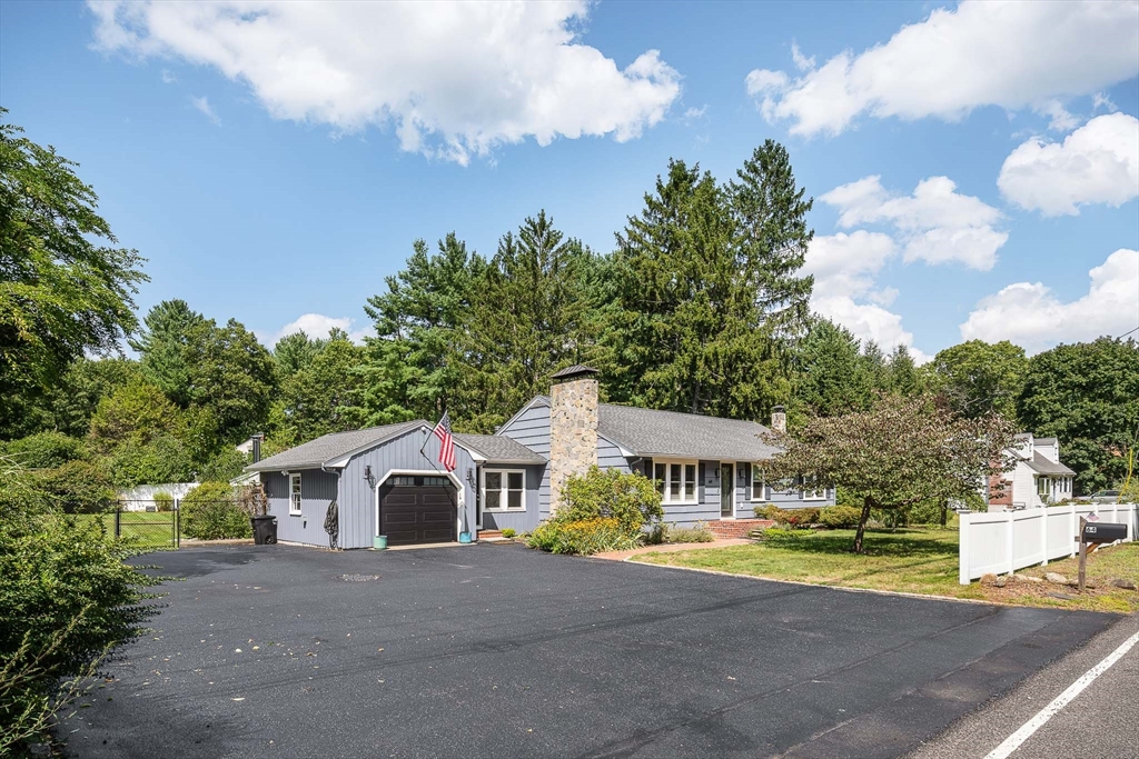 64 Chestnut St in Foxboro