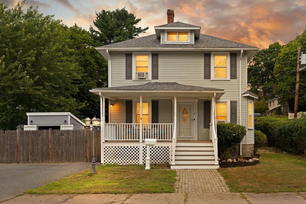 8 Palmer Ave in Saugus