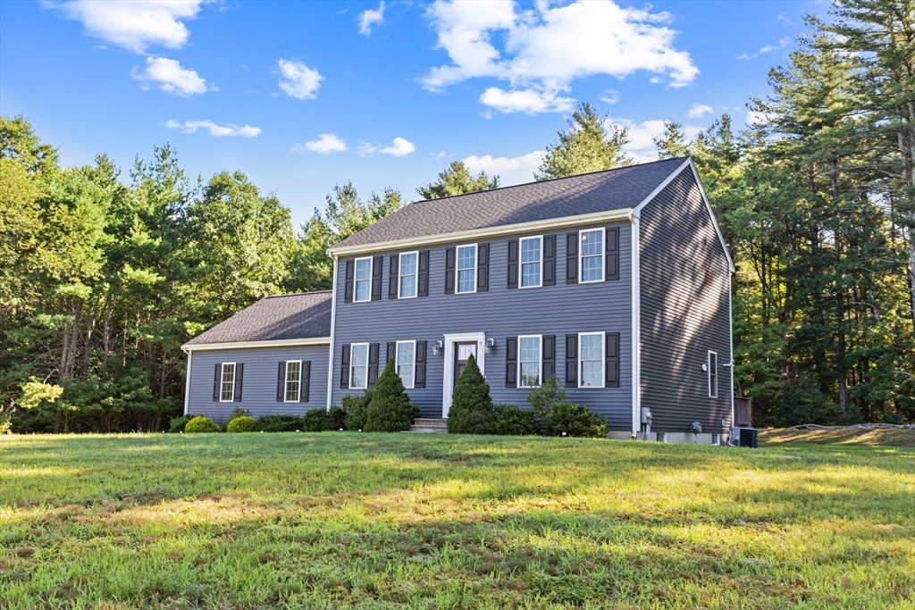9 Shamrock Ln in Lakeville