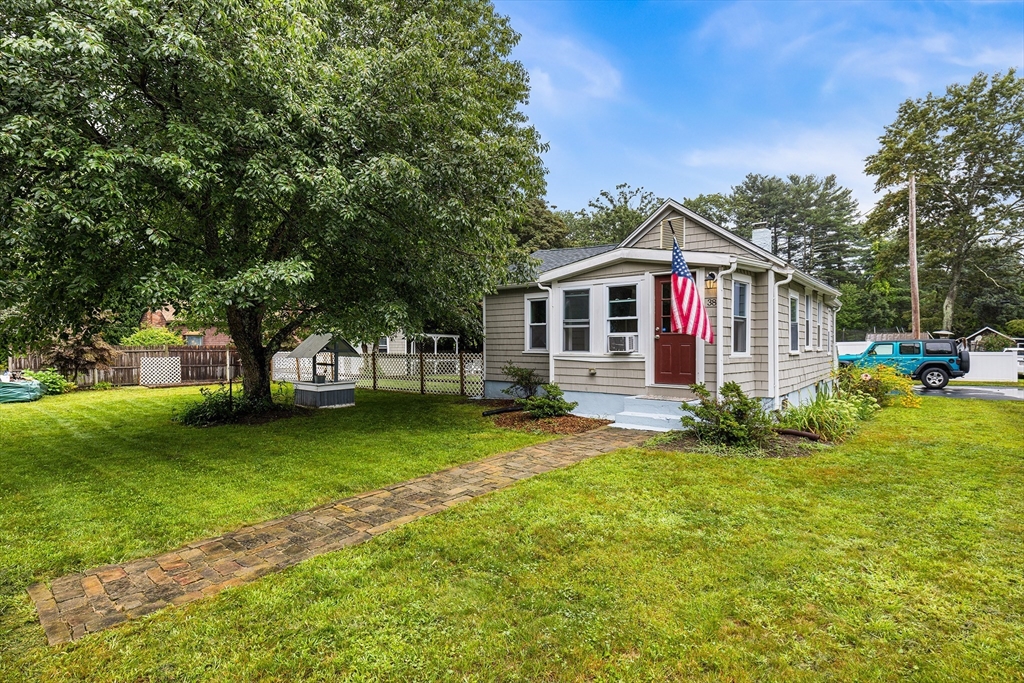 38 Lynnbrook Ave in Taunton