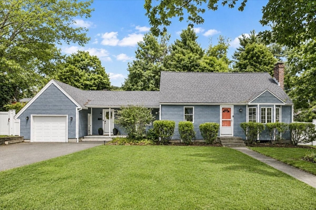 17 Hale Rd in East Walpole