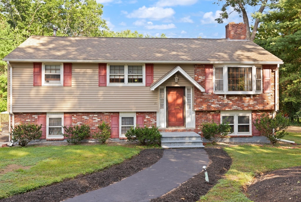 35 Marston St in Tewksbury