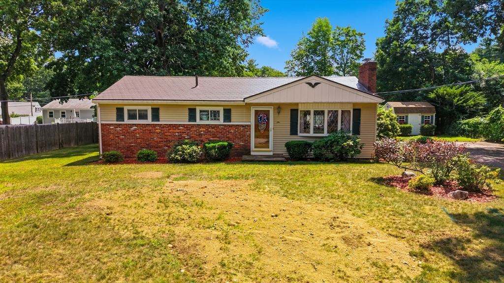6 Marcus Rd in Wilmington