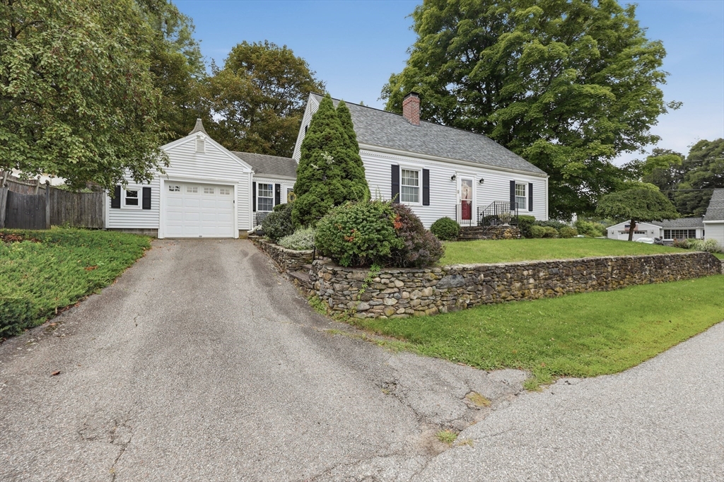 3 Arnold Road in Leominster