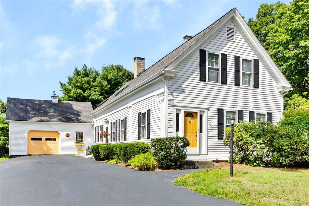 3 Howard St in South Easton