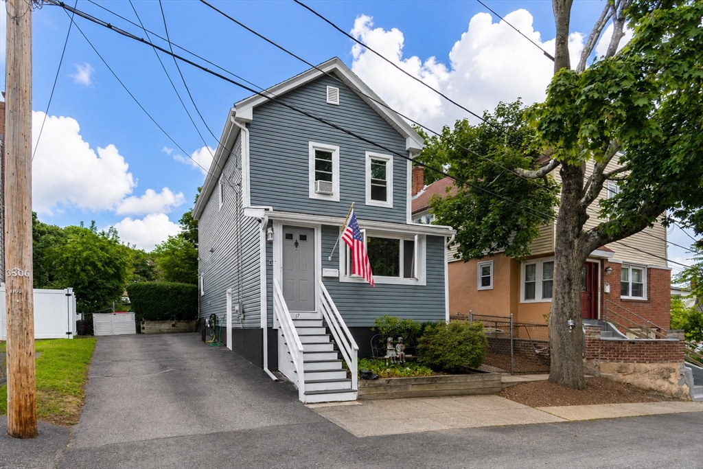 17 Cobb St in Medford