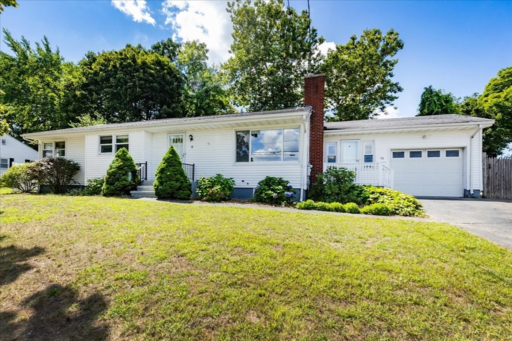 98 Pleasant View St in Methuen