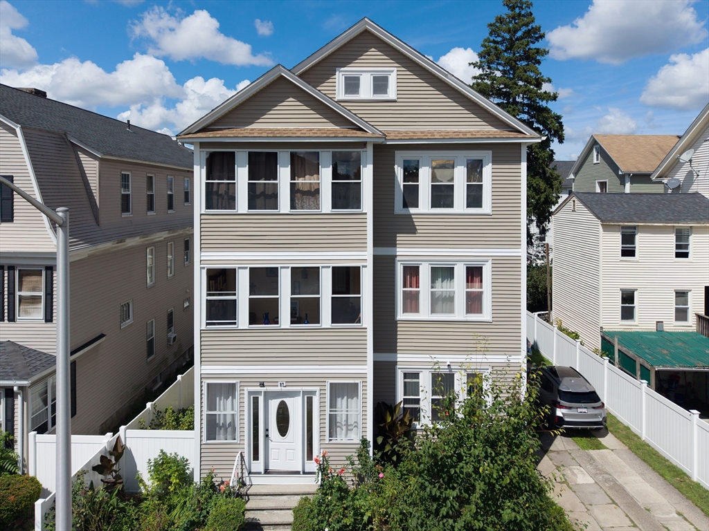 87 FAIRFAX RD in Worcester