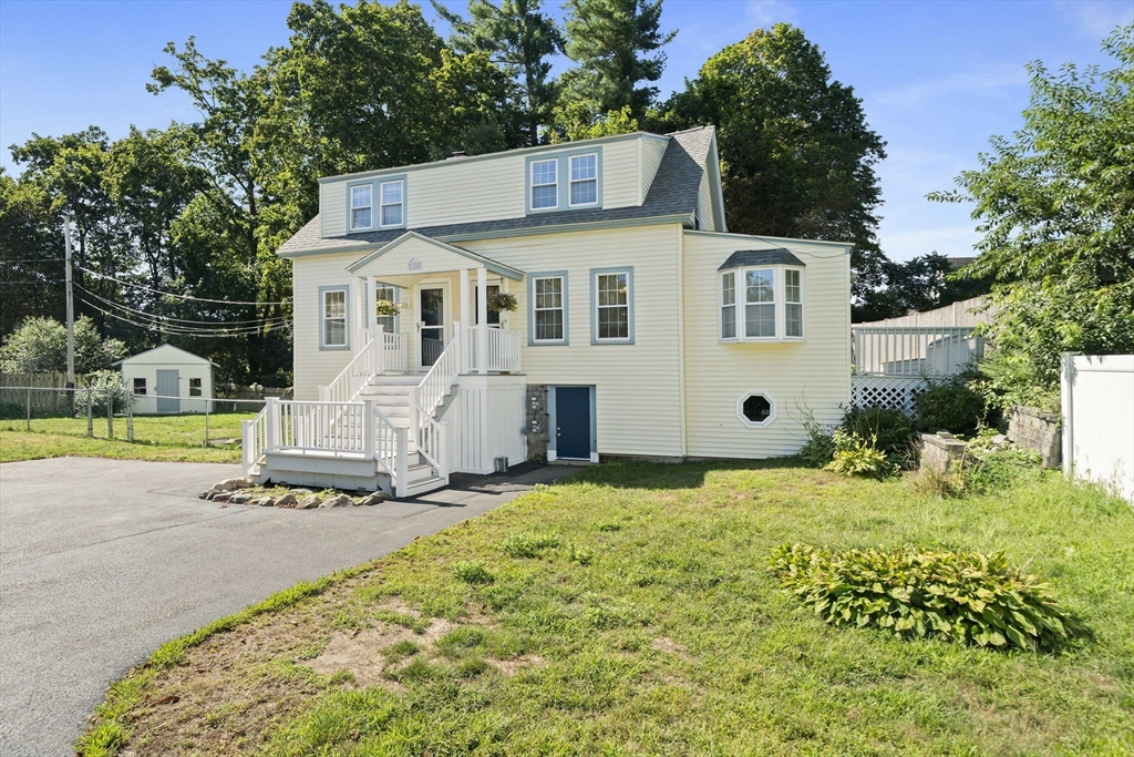 124 S River St in Marshfield