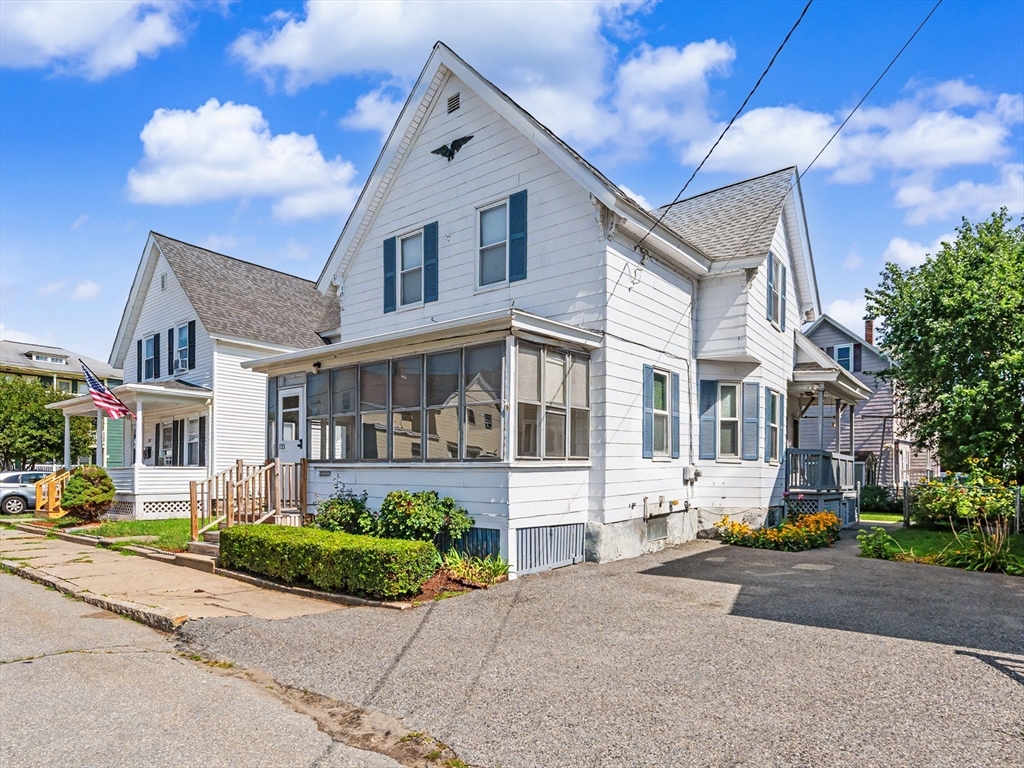 133 Crawford St in Lowell