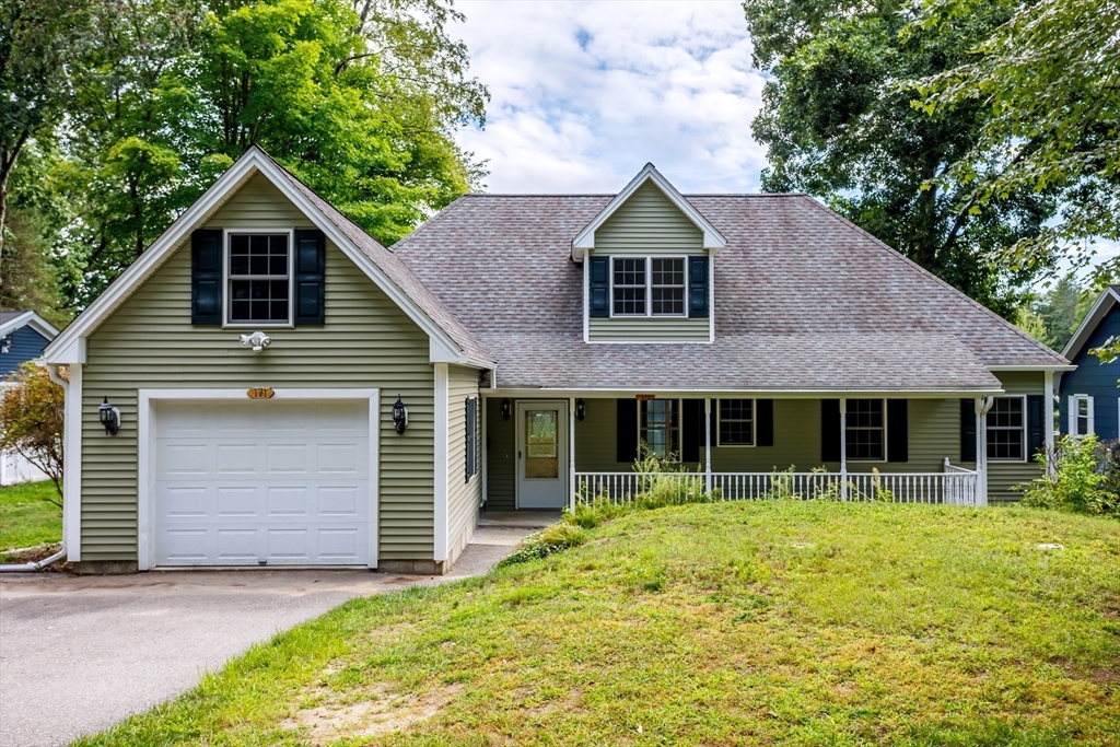 171 Island Road in Lunenburg