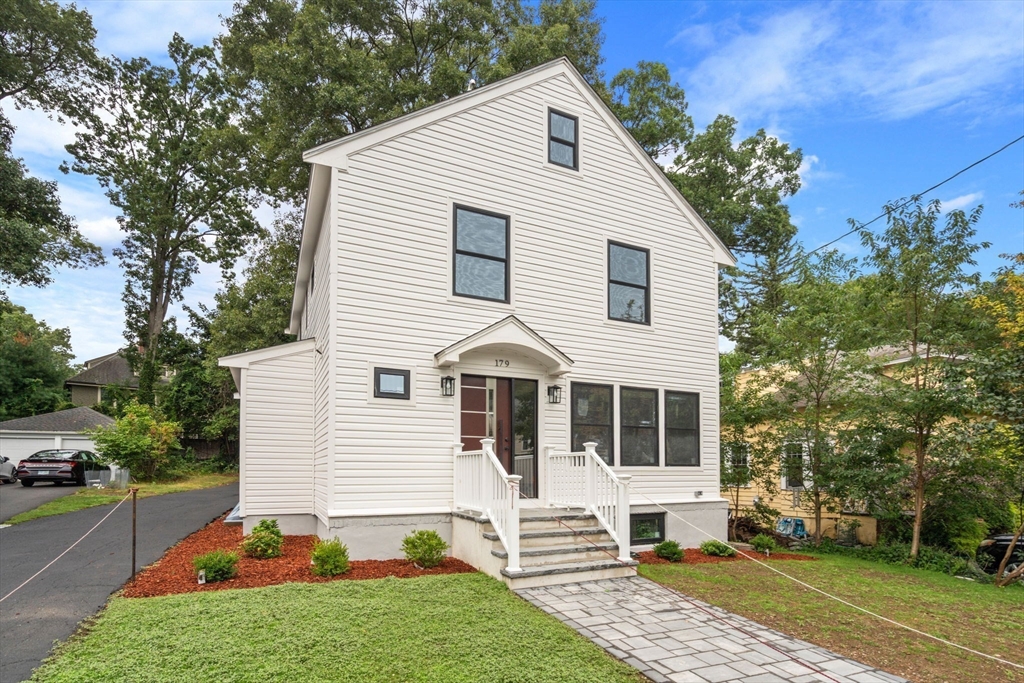 179 Woodcliff Rd in Newton Highlands