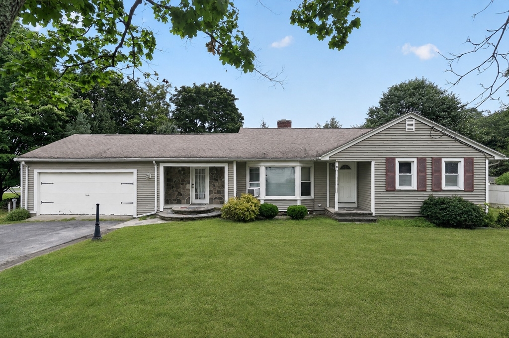 38 Dighton Ave in Taunton