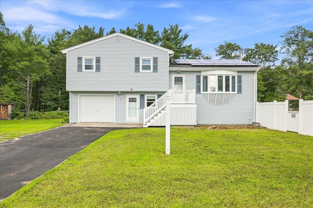 3 Charbonneau Ave in Lakeville