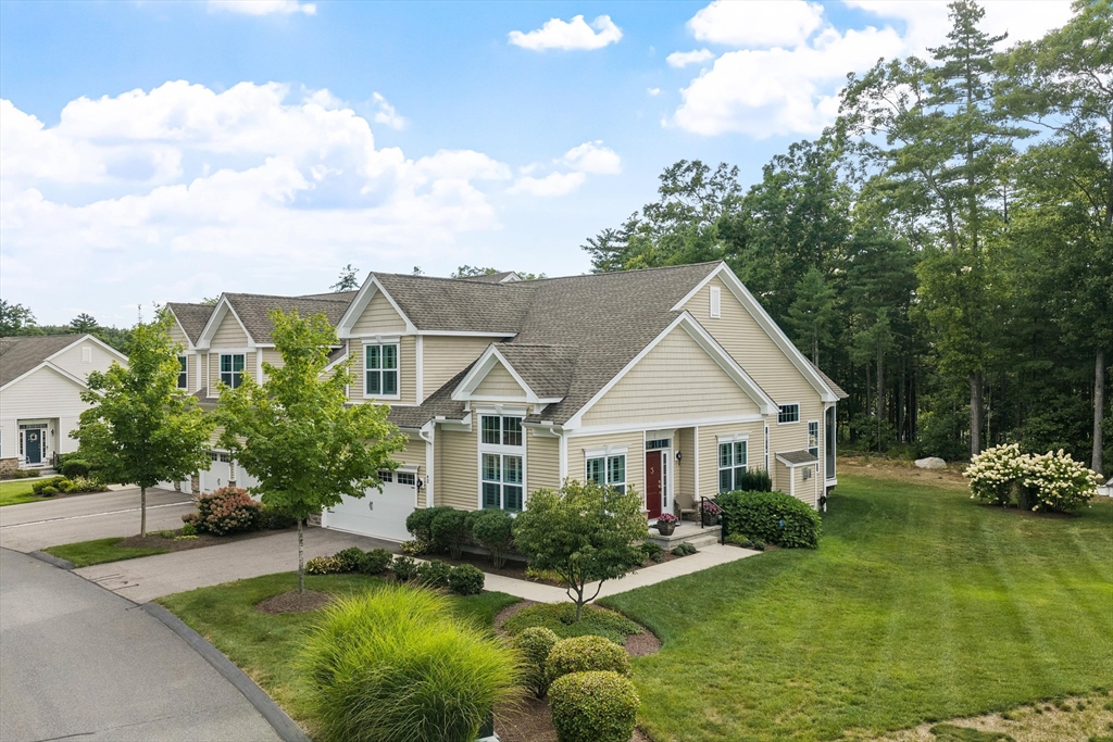 42 Ridgewood Dr #42 in Stow