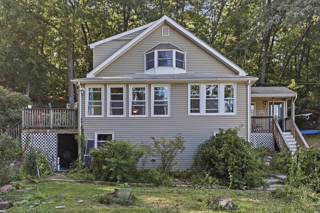 79 Waverly Rd in Woburn