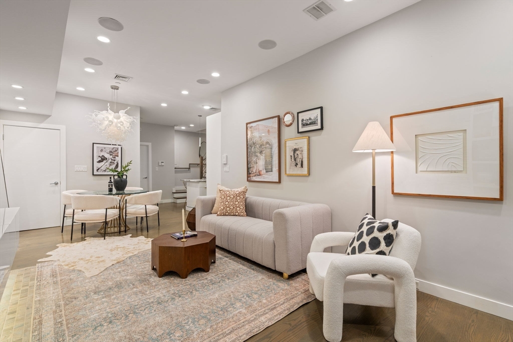 341-343 Marlborough Street #1 in Boston