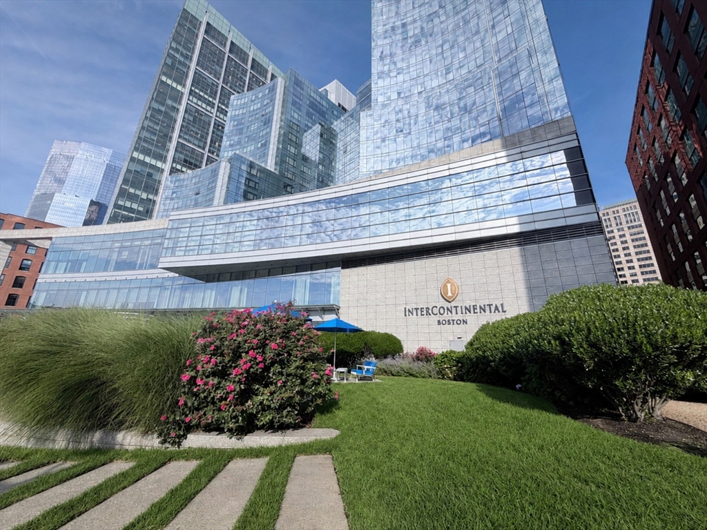 500 Atlantic Ave #17J in Boston