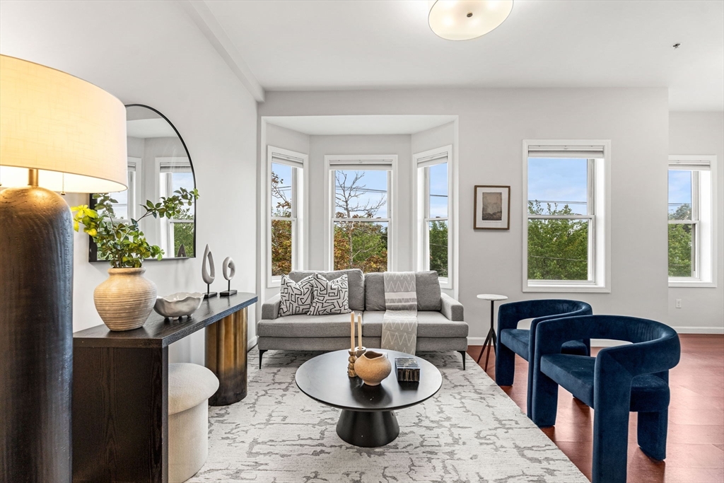 256 Bremen St #PH3 in Boston
