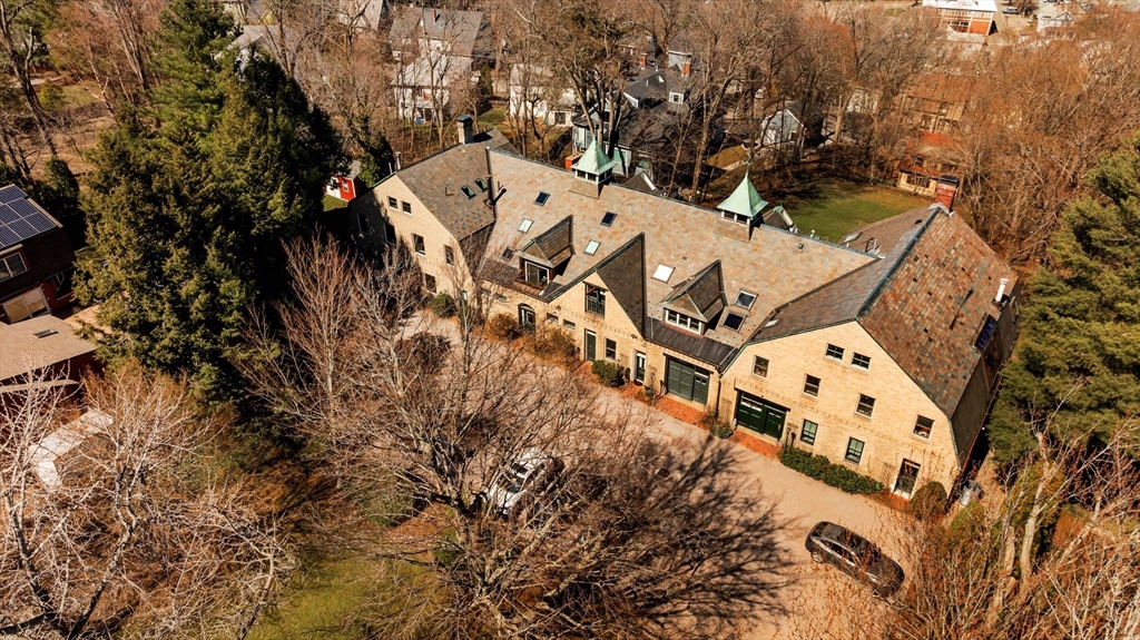 103 Bellevue St #4 in Newton