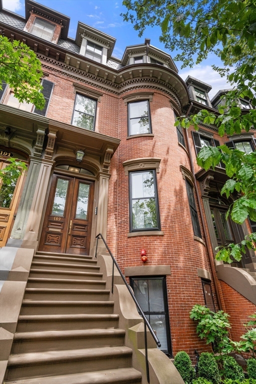 189 W Brookline St in Boston