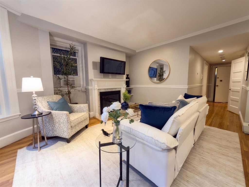 405 Commonwealth Ave #2B in Boston