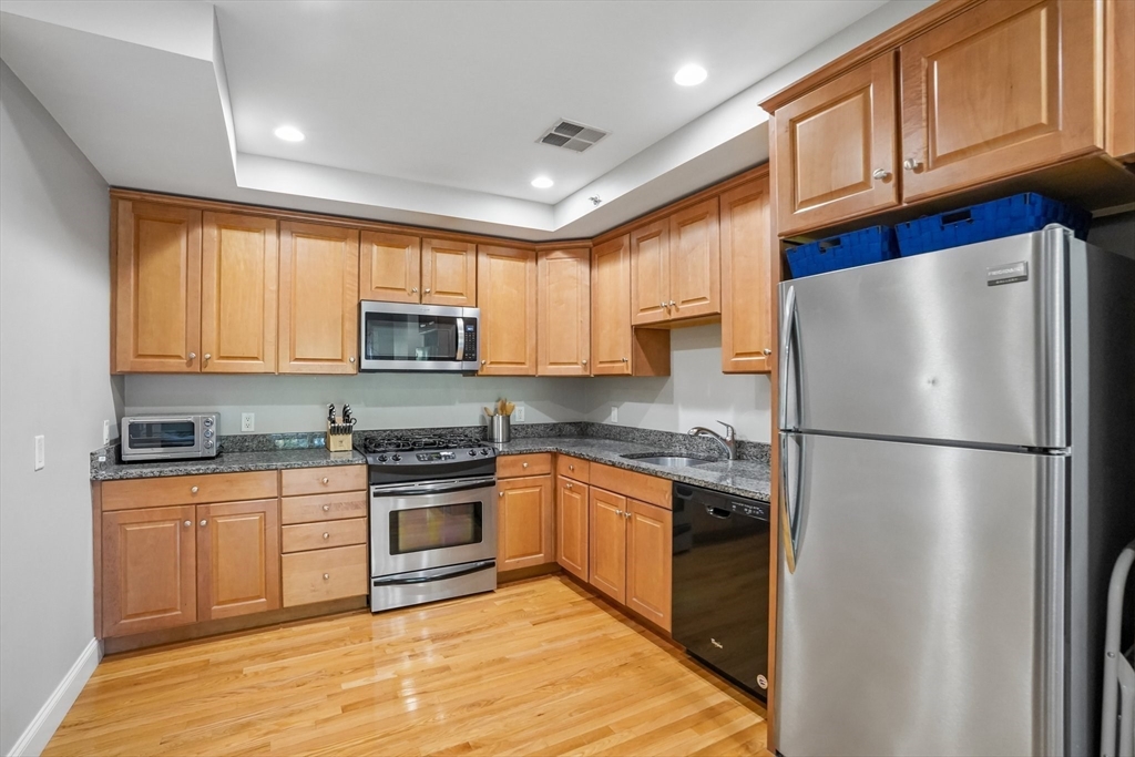 328 Copeland St #3A in Quincy