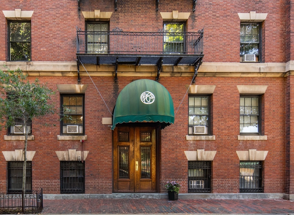 112 Pinckney St #46 in Boston
