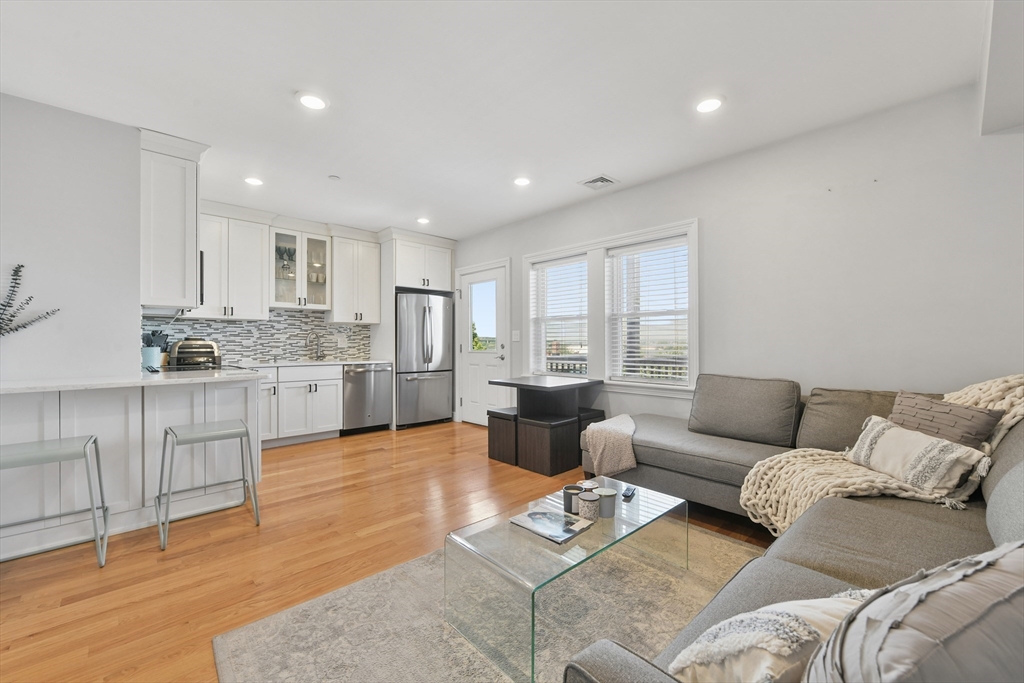 214-216 E Eagle St #5A in Boston