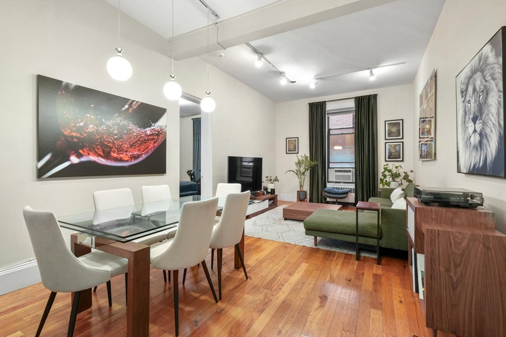 271 Dartmouth St #4E in Boston