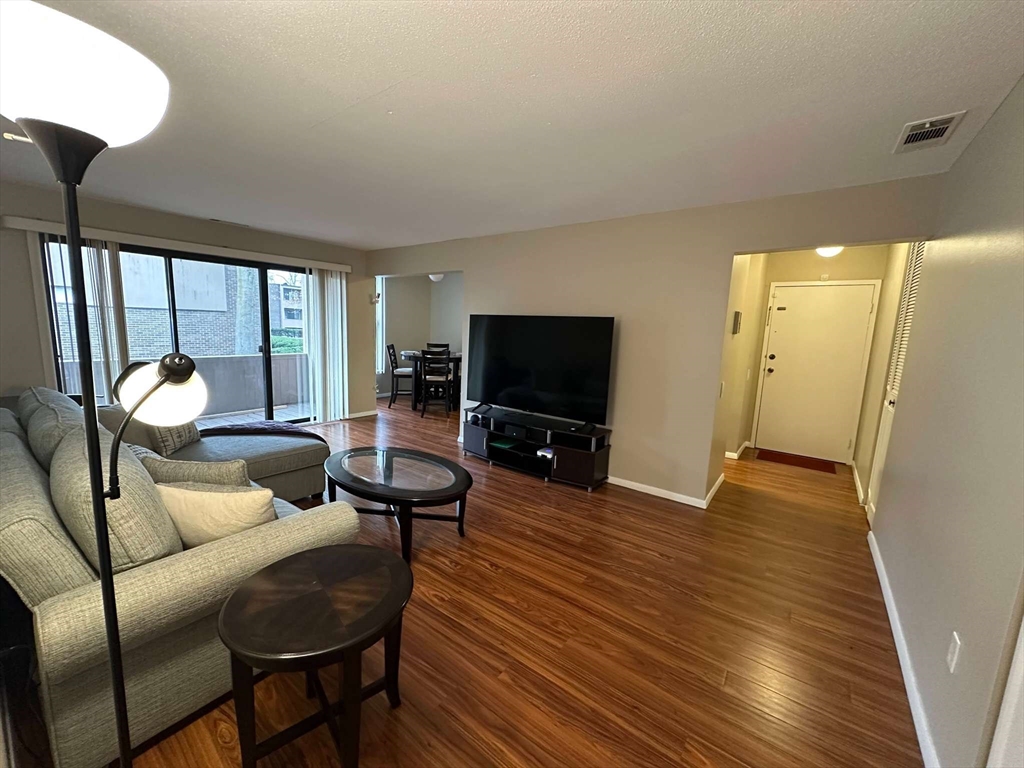 20 Shrewsbury Green Dr #G in Shrewsbury