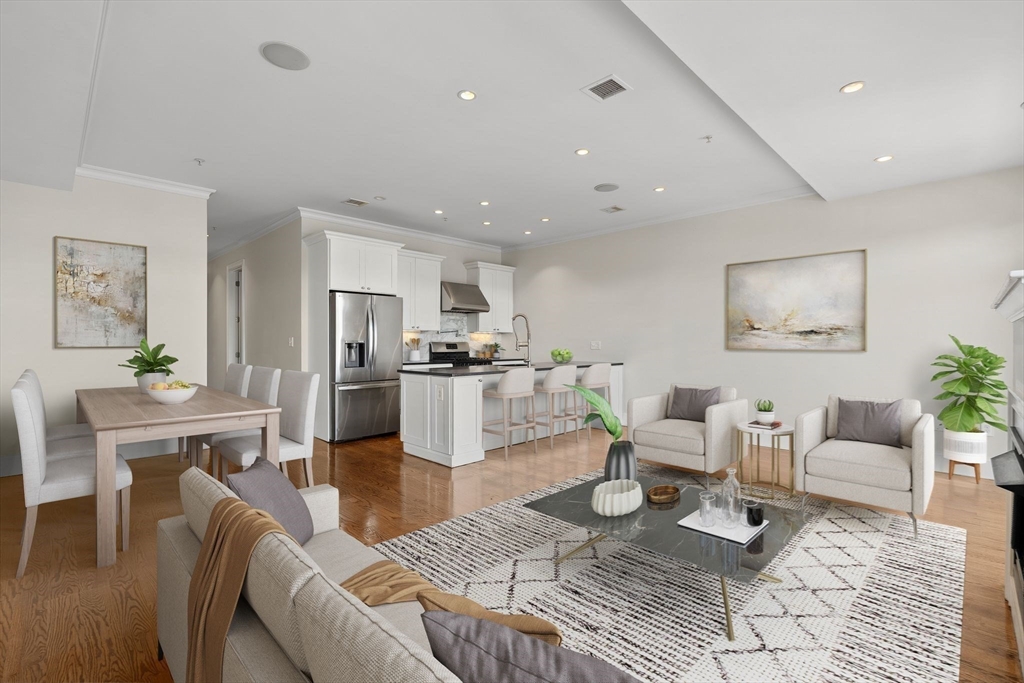 374-378 W Broadway #3 in Boston