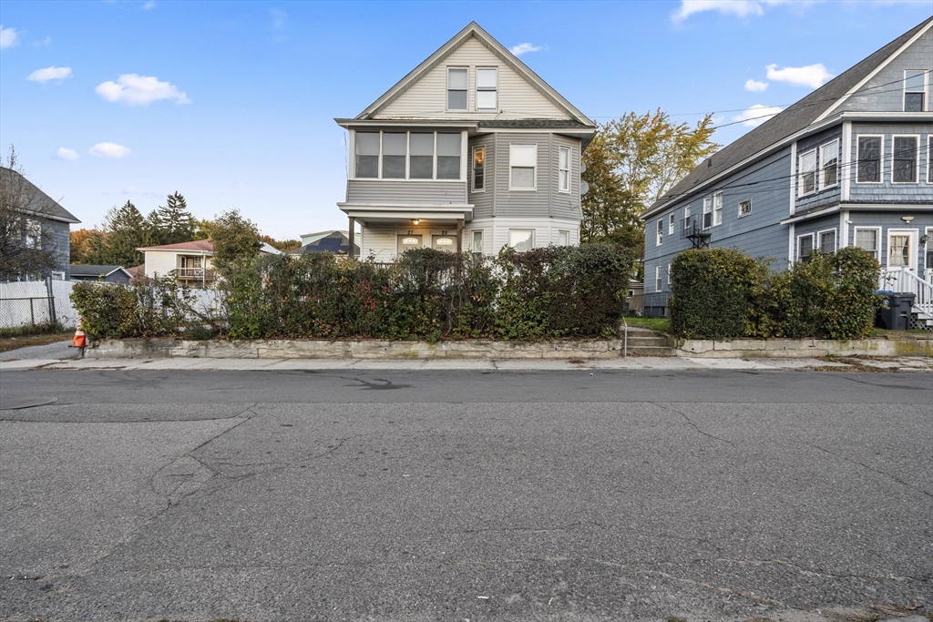 25-27 Plymouth St in Methuen