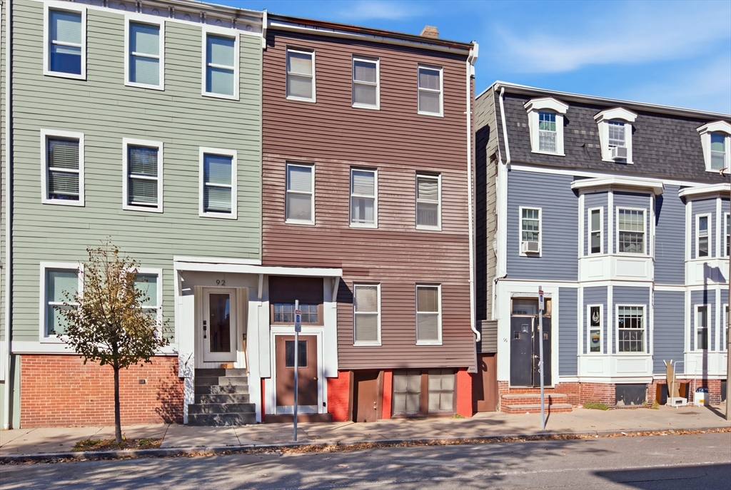 94 Chelsea St in Boston