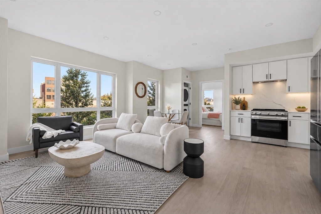 38 Old Colony Ave #103 in Quincy