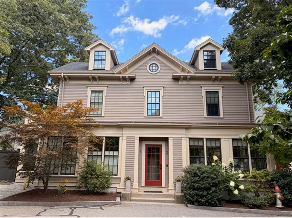 1-7 Brattle Cir` #1 in Cambridge