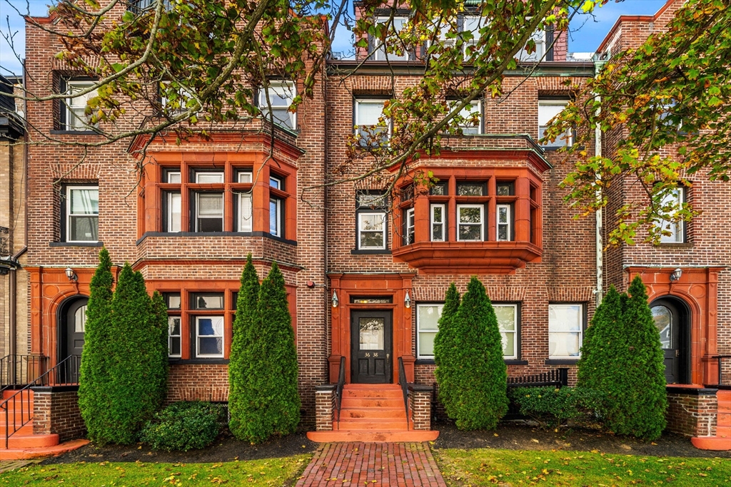 38 Elm St #4 in Worcester