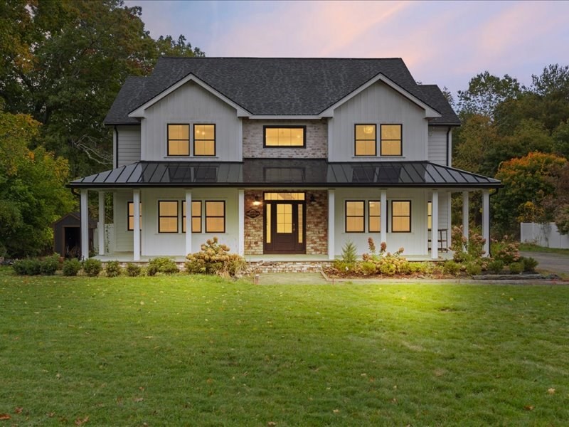 139 Newland St in Norton