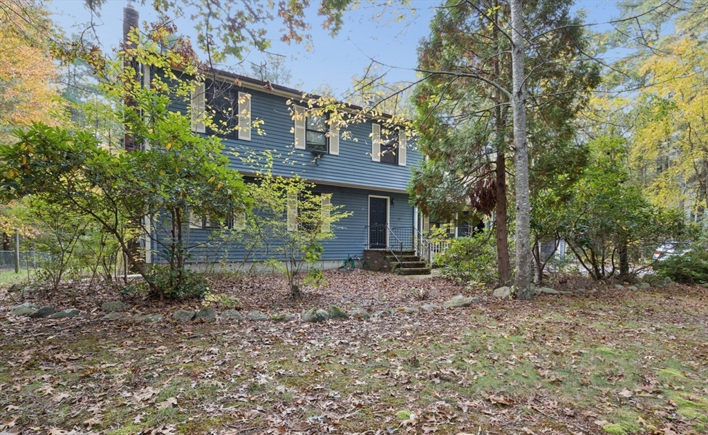 89 Pickens Street in Lakeville