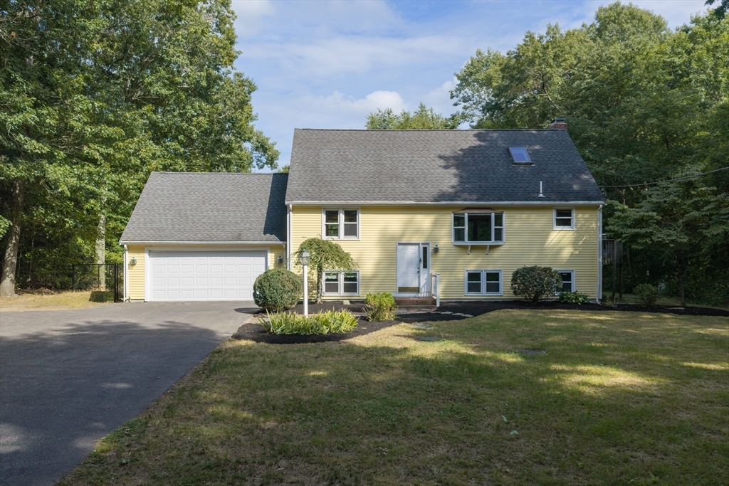 15 N Precinct St in Lakeville