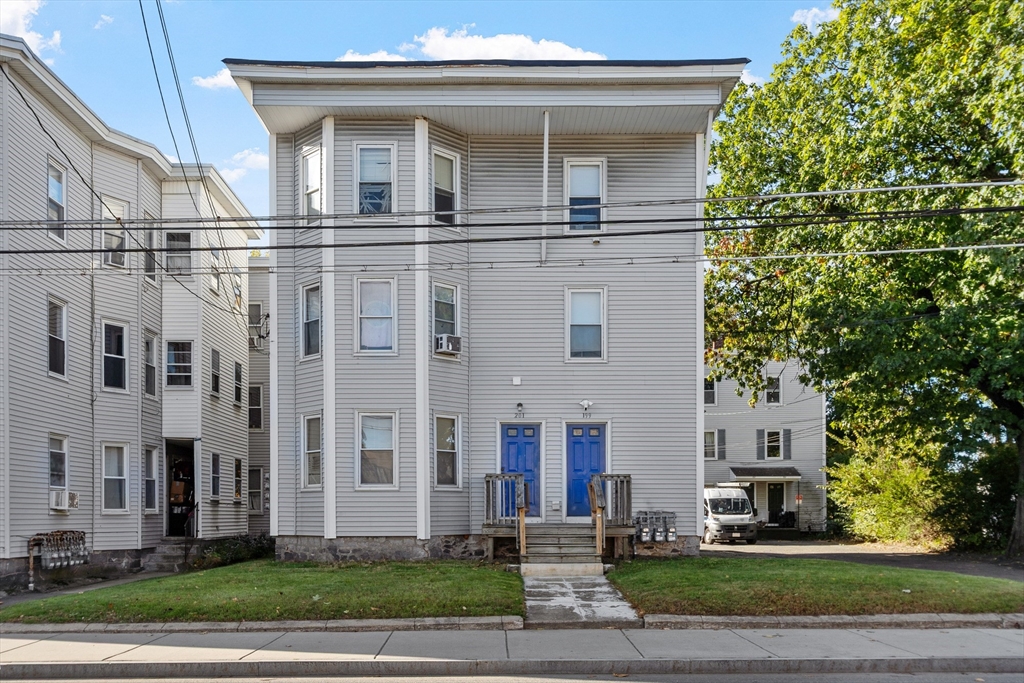199 Mechanic St in Leominster