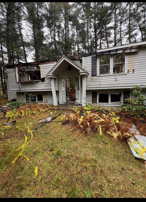 11 Hanlon Dr in Marlborough
