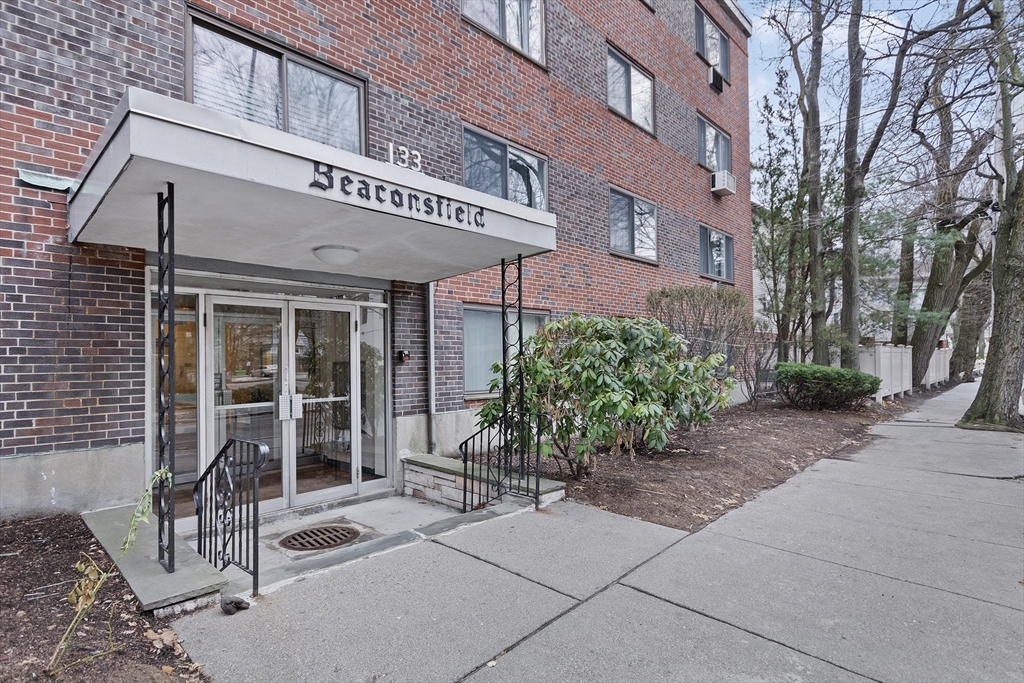 133 Beaconsfield Rd #14 in Brookline